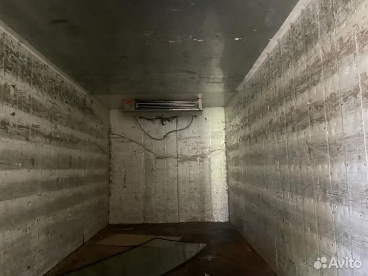 Будка с рефрижератором