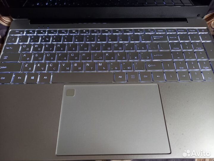 Ноутбук 15.6 дюймов