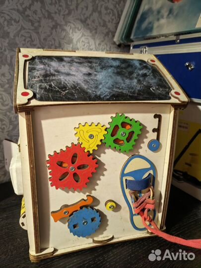 Бизиборд домик