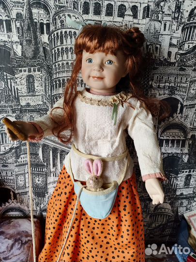 Кукла фарфоровая большая