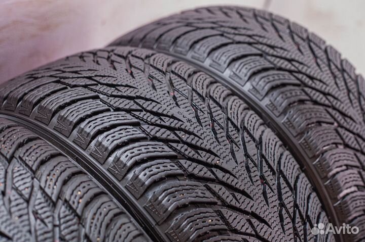 Nokian Tyres Hakkapeliitta R3 235/45 R18 98T