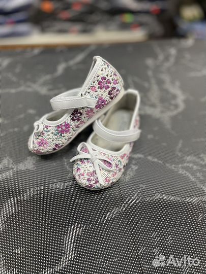 Туфли для девочки новые