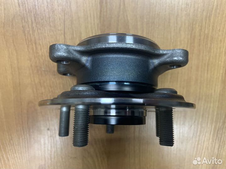 Ступица передняя новая оригинал Toyota Camry 70