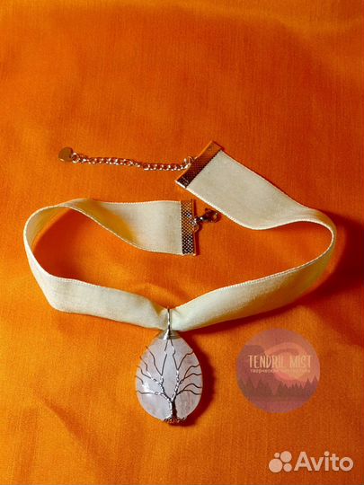 Чокеры с натуральными камнями