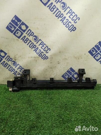 Топливная рампа Ford Focus 2+ хэтчбек 1.6 2009