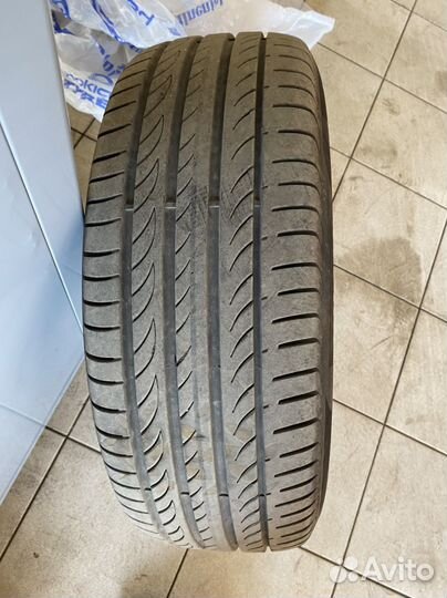 Pirelli Powergy 215/55 R17 98Y