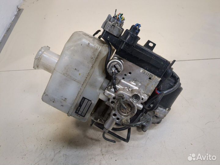 Блок абс, насос Mitsubishi Pajero / Montero, 2004