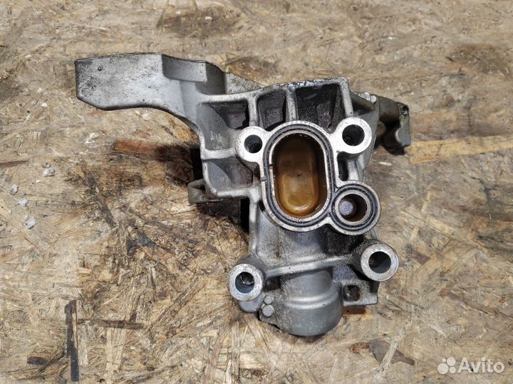 Кронштейн компрессора кондиционера Volkswagen