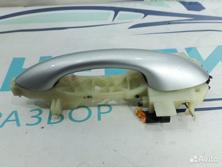 Внешняя ручка двери передняя правая Hyundai Santa