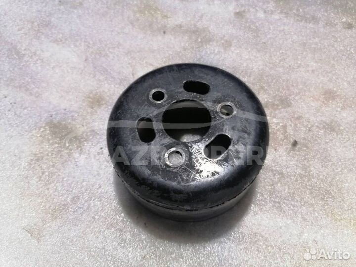 Шкив водяного насоса (помпы) Renault Logan