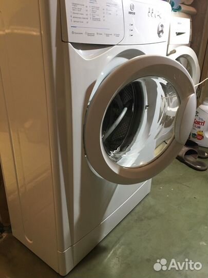 Стиральная машина с вертикальной загрузкой