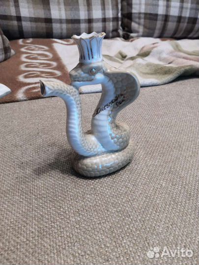 Фарфоровая статуэтка змея (кобра)