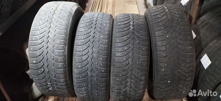 Bridgestone Blizzak Spike-01 265/65 R17