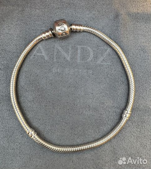 Серебрянный браслет с шармами и кольцо Pandora