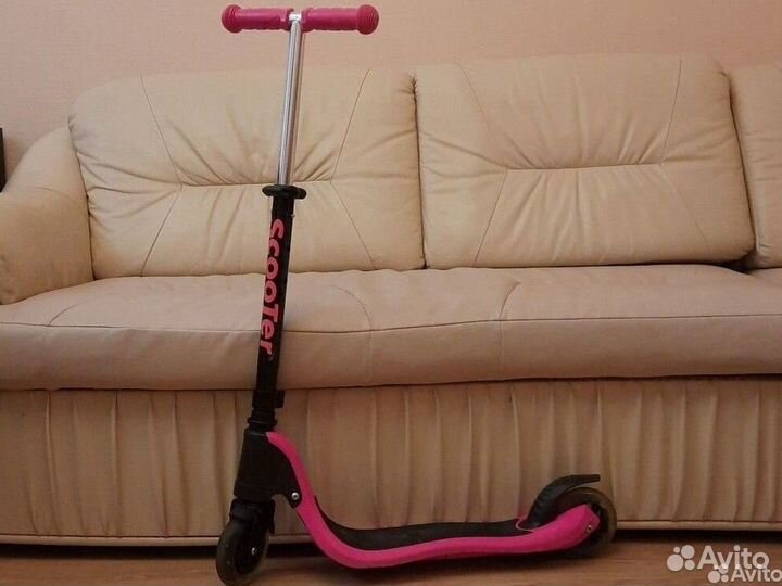 Самокат двухколесный для девочки