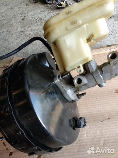 Вакуумный усилитель тормозов Ford Explorer 5