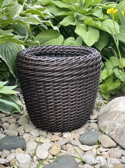 Кашпо из ротанга