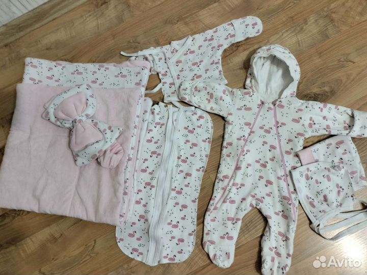 Комплект на выписку для девочки