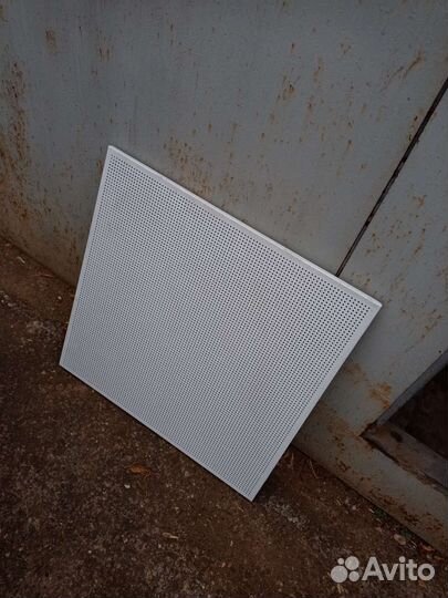 Потолок подвесной, металлический, перфорированный