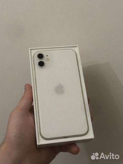 iPhone 11, 64 ГБ
