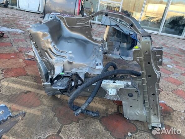 Тойота рав 4 40 четверть передняя левая