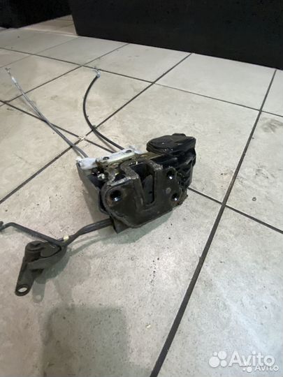 Замок двери передний левый Hyundai Elantra 3 XD