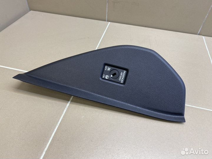 Накладка торпеды правая skoda kodiaq