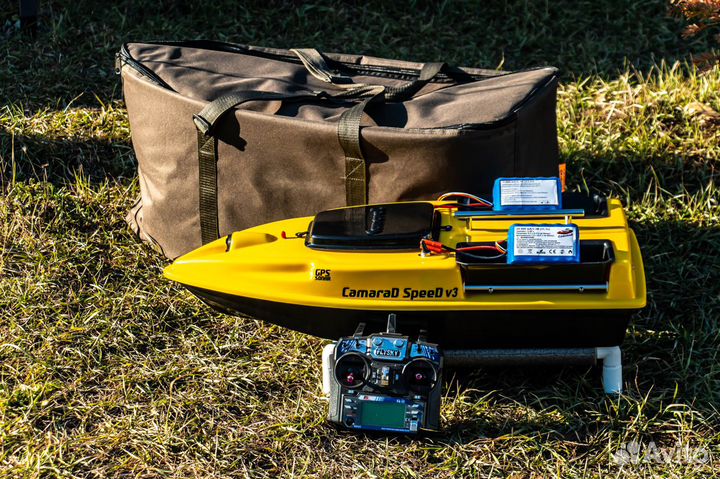 Прикормочный кораблик:навигация,глубиномер,сумки