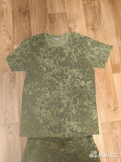 Костюм защитного цвета