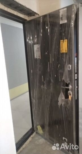 Дверь входная металлическая левая бу