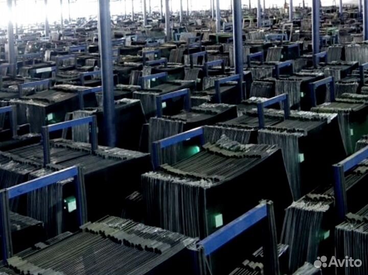 Стекло боковое правое у стрелы John Deere