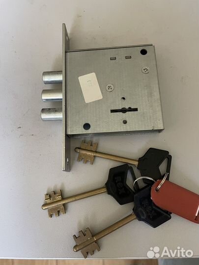 Замок врезной
