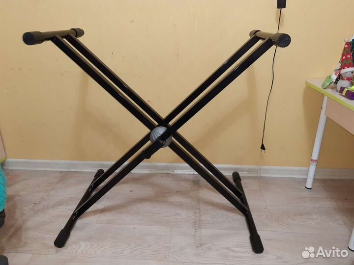 Стойка для клавишных инструментов