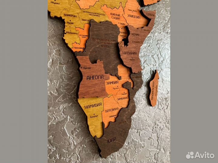 Карта мира из дерева от