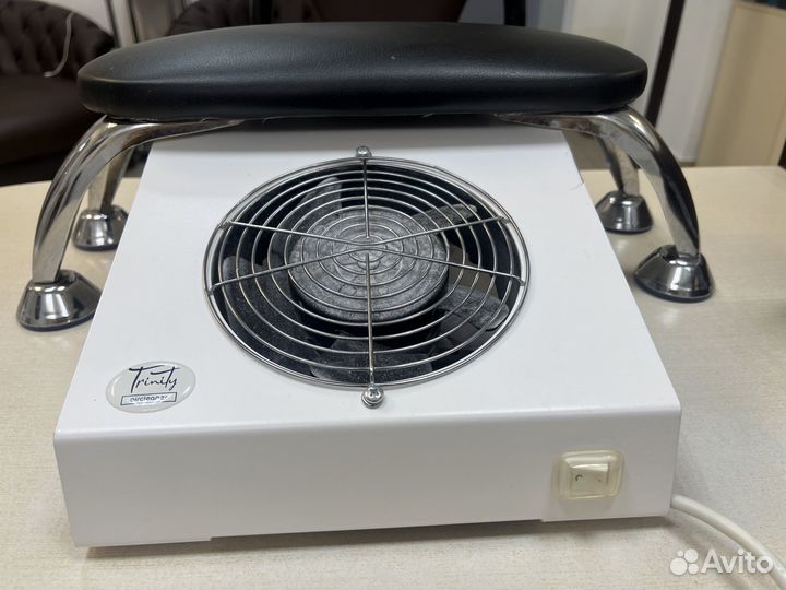 Маникюрный пылесос Trinity