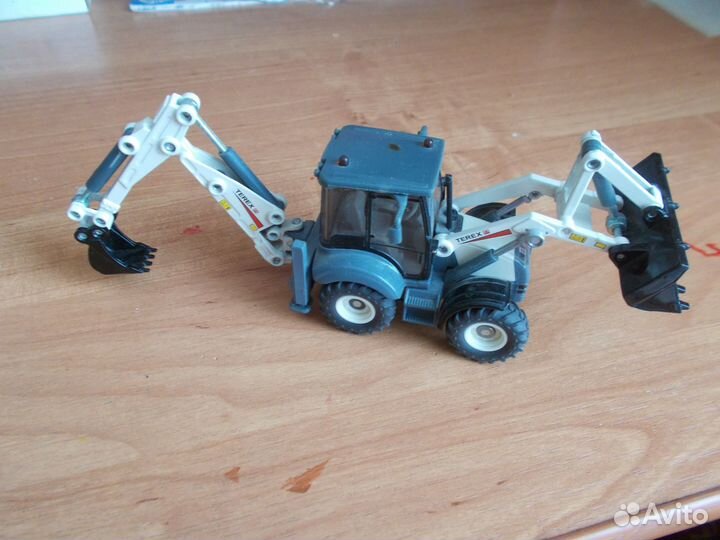 Модель 1/50 погрузчик terex Siku 3531