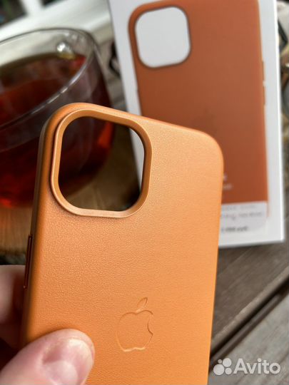 Кожаный рыжий чехол iPhone 14