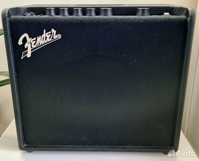 Комбик Fender-mustang lt-25