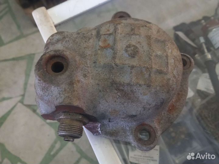 Крышка переднего подшипника разд короб урал