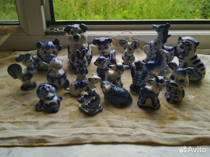 Фигурки животных гжель.19 штук разных размеров