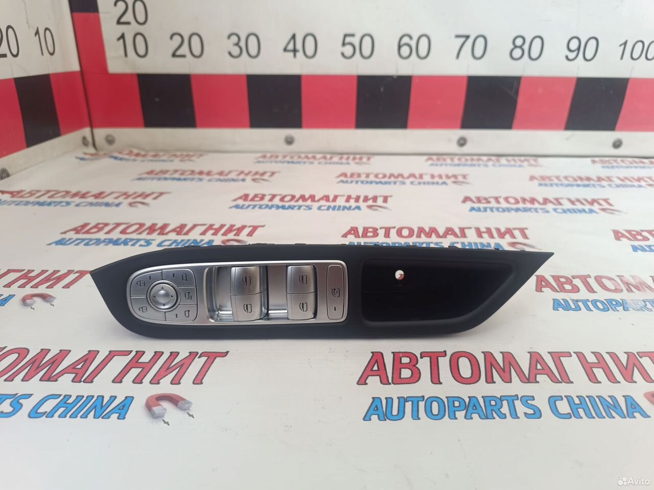 Блок стеклоподъемников с накладкой Омода C5