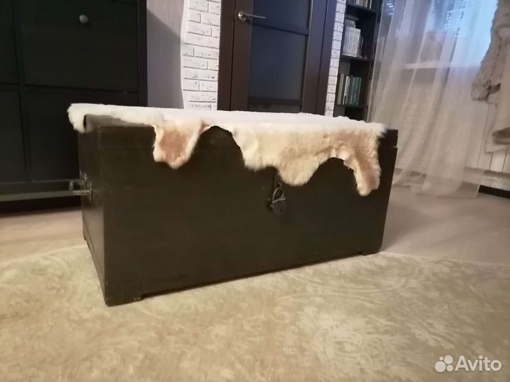 Сундук деревянный старинный