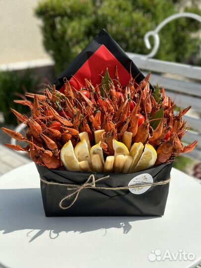 Подарок мужчине на праздник из раков