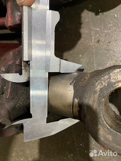 Гидроцилиндры и гидрораспределитель на кун трактор