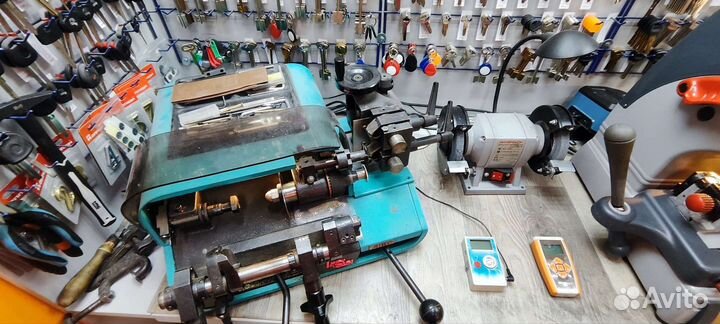 Магазин замков, изготовление ключей