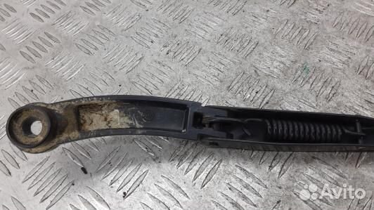 Щеткодержатель лобового стекла hyundai genesis (85