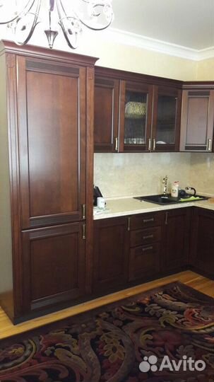 Кухонный гарнитур, стол, стулья. Цена договорная