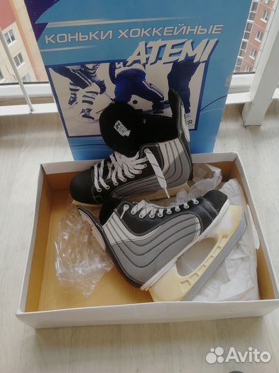 Коньки хоккейные