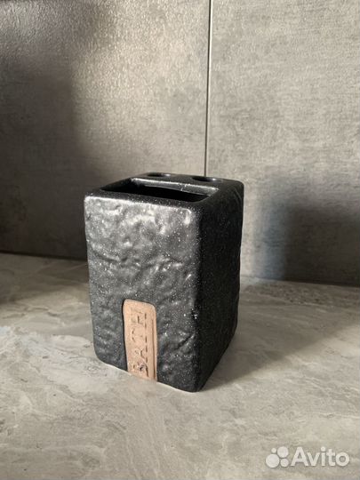 Держатель для зубных щеток