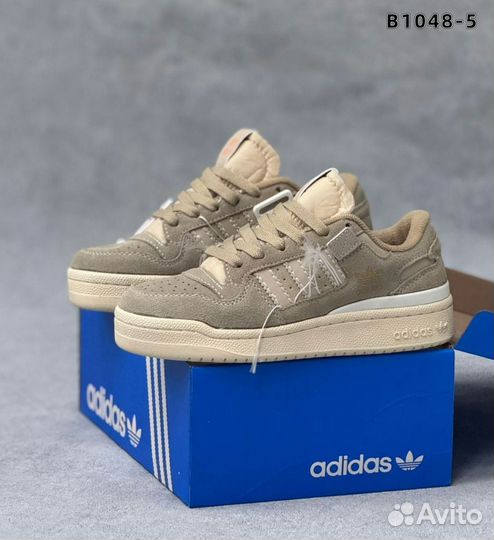 Кроссовки женские бежевые